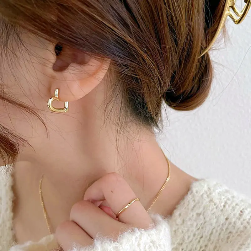 bông tai tim bấm chất liệu titan 18k, không đen, hoen gỉ, không dị ứng da, tiếp xúc nước thoải mái dành cho nữ giới. Trang sức 6
