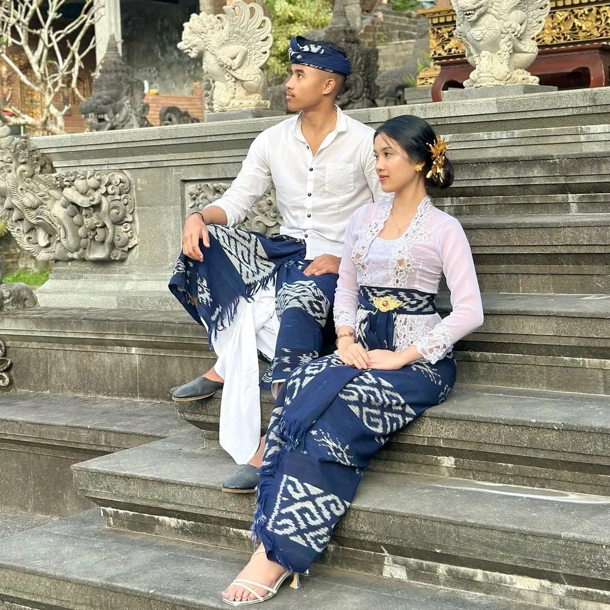 Couple Blanket Sembahya/ng Bahan Tenunan Blanket Denpasar Bali Kamen Selendang Saput Udeng