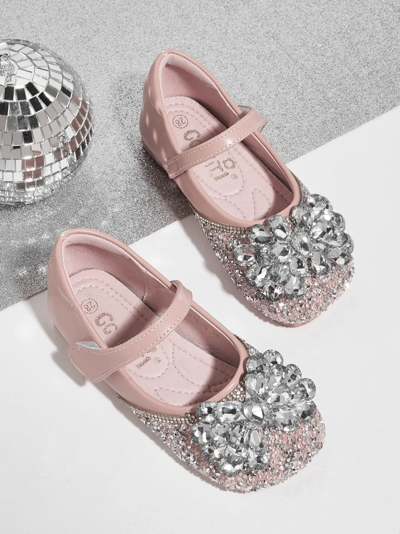 Girl's Elegant Rhinestone Decorated Pink Flat Shoes, Cute Comfortable Princess Shoes for Daily Wear, Fashionable Shoes for Girls