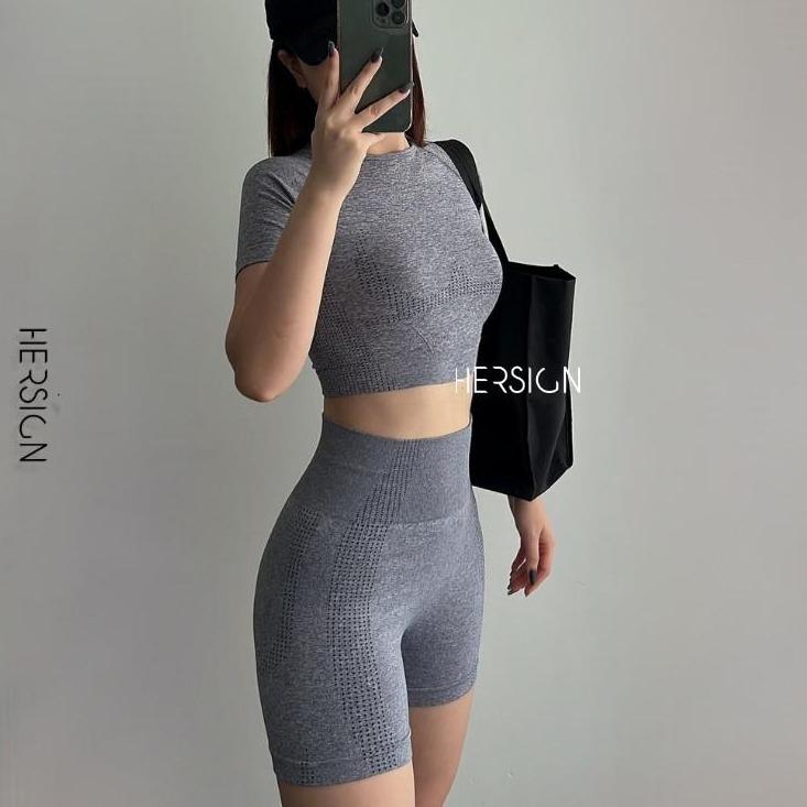 BỘ ĐỒ TẬP YOGA SET TẬP GYM NỮ QUẦN ĐÙI ÁO CROPTOP NGẮN TAY MẪU MỚI HERSIGN-SET17
