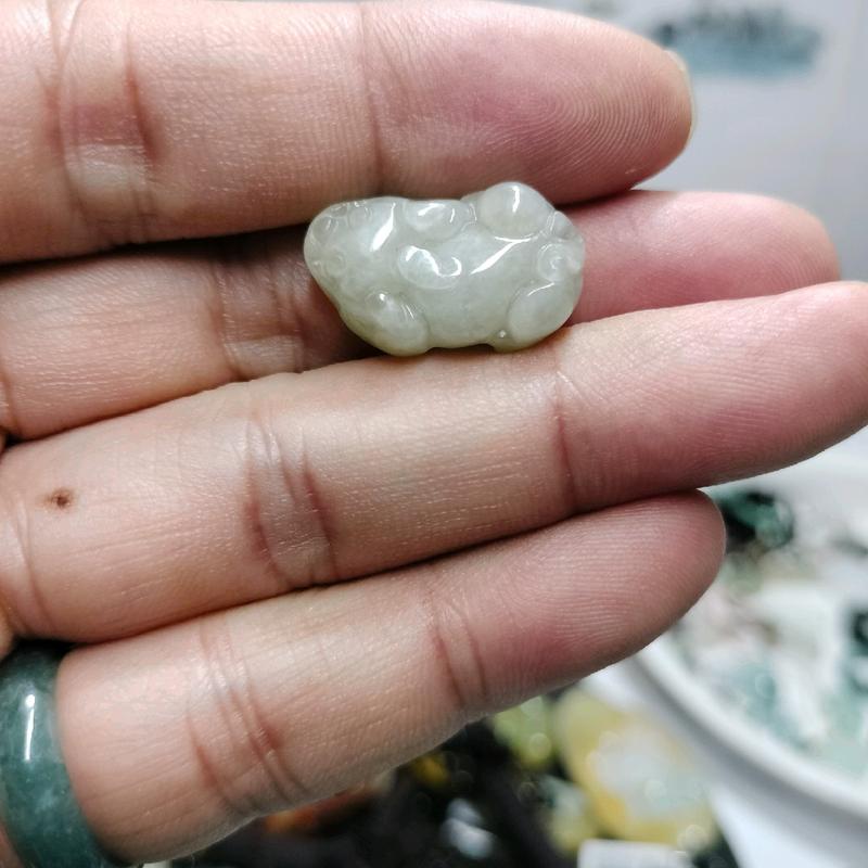 Charm mix vòng tay phong thủy làm từ  Jade jadeite 3