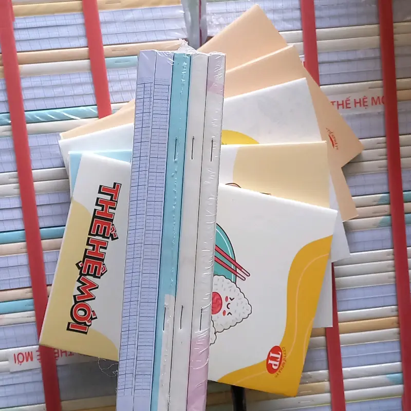 Combo 5 vở 200 trang Thế Hệ Mới. Cty Tiến Phát. 4 dòng ly ngang. kích thước:15.6x20.5cm. Tặng kèm bìa bao, nhãn. DÙNG CHO HS CẤP 2,3... VỞ CHO HS MIỀN NAM 3