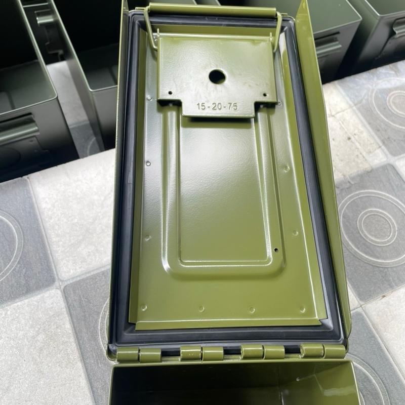 ￼Hộp sắt đựng dụng cụ đa năng 7L gắn sẵn ốc vít để lắp khóa ( không bao gồm khóa chỉ có ốc vít) 7