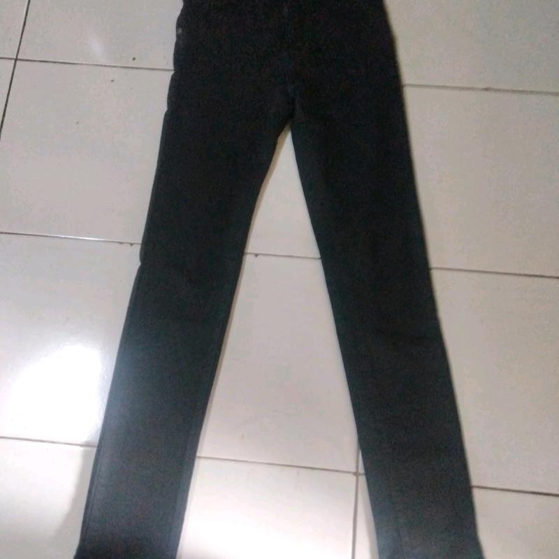 celana panjang pensil melar Pria Jeans Hitam Formal 1