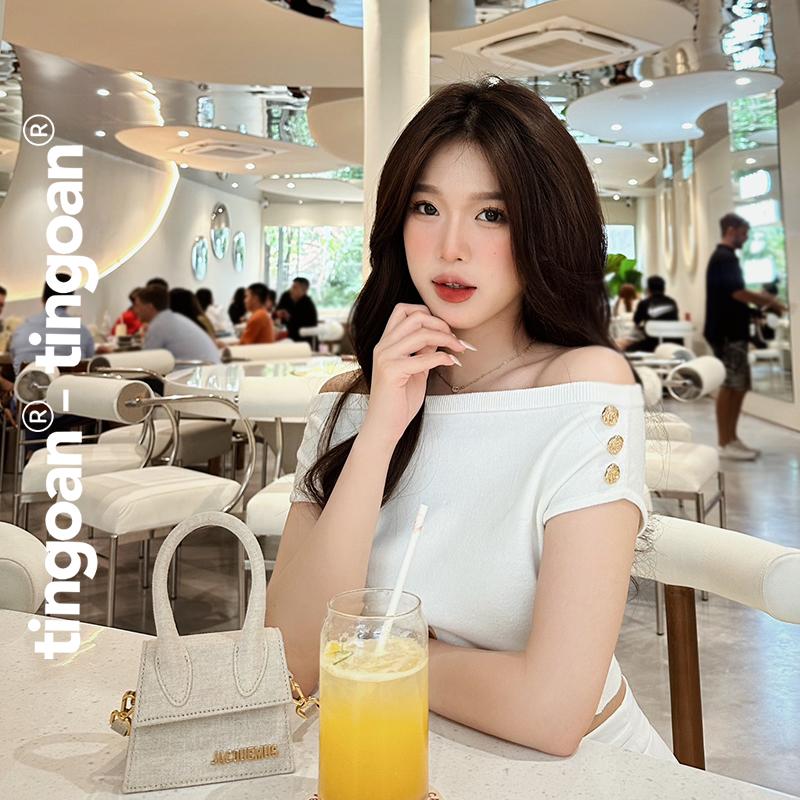TINGOAN x TIKTOKSHOP - Áo trễ vai crop phối 3 cúc MELANIE TOP