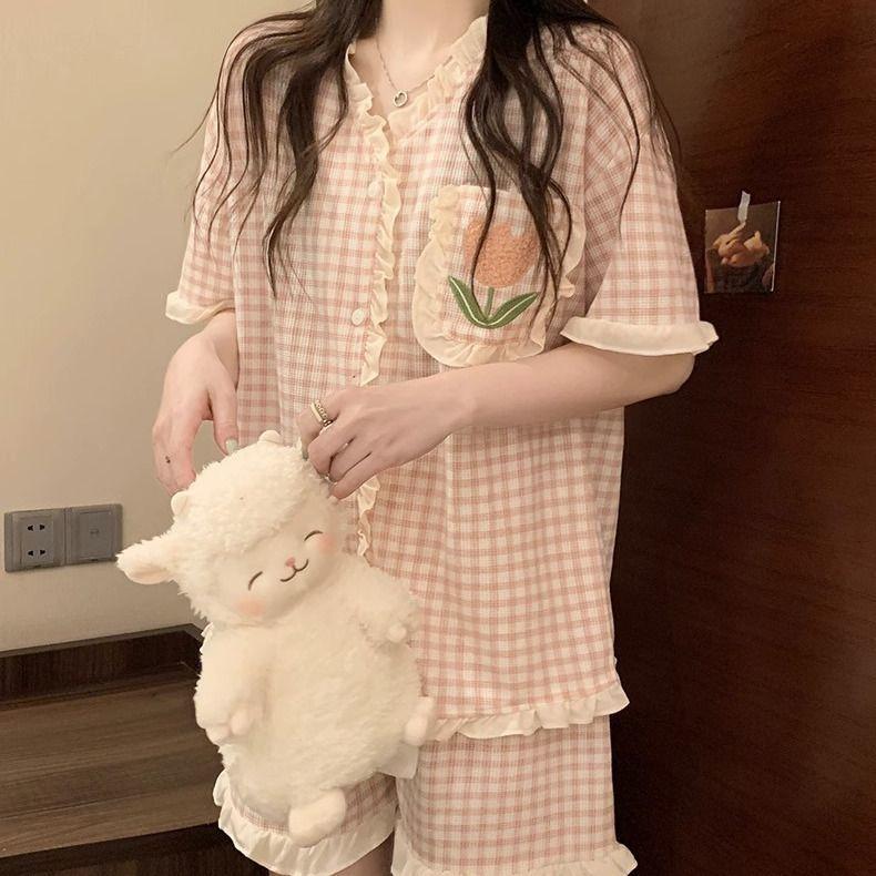 Product Introduction of Bộ Đồ Ngủ Hoa Ngọt Ngào Nhật Bản, Dành Cho Nữ, Bộ Áo Ngủ ngắn Tay Và Quần Đùi Mỏng Mùa Hè, Thích Hợp Cho Ký Túc Xá Sinh Viên, Có Thể Mặc Ngoài Trời, Năm 2025 4