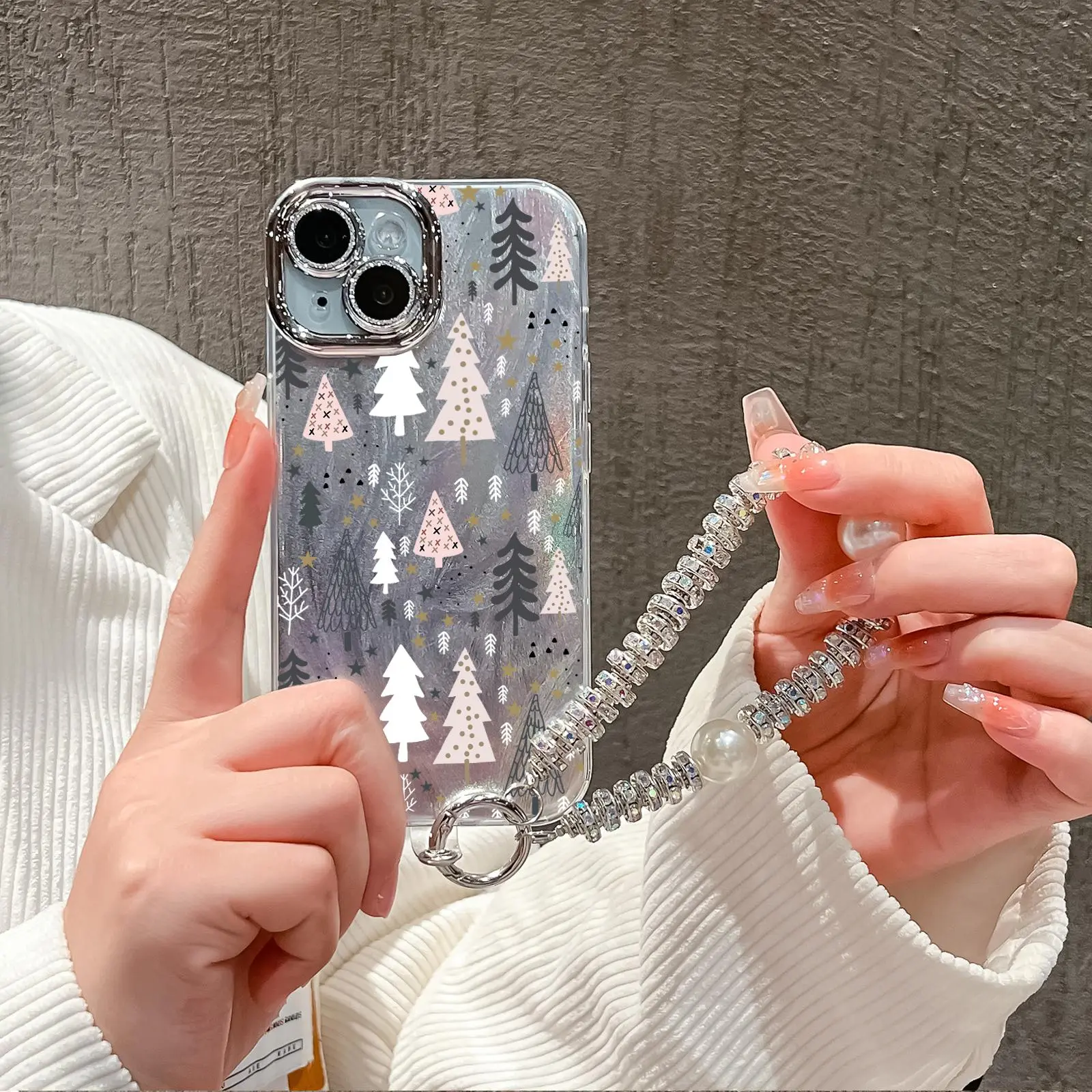 Christmas Tree Pattern Phone Case with Chain, Decorative Phone Protector Cover, Phone Accessories Compatible with iPhone 11 12 13 14 15 Pro Max