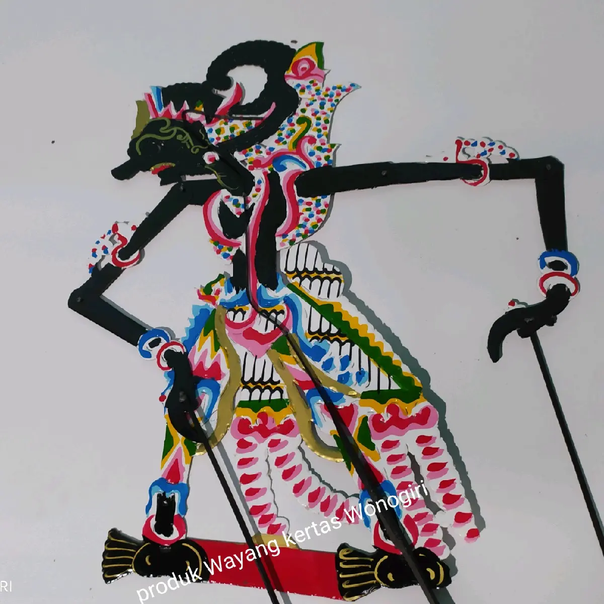 wayang kulit kertas duplex Gatotkaca Hitam ukuran standar pentas pedalangan