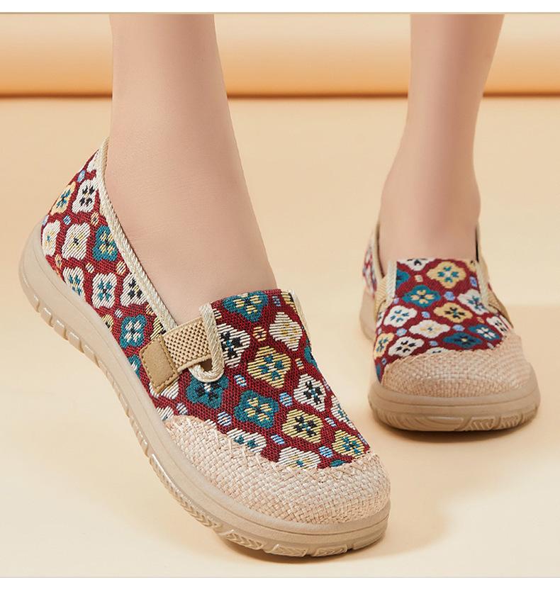 Product Introduction of Women's Shoes Linen Breathable Fisherman Shoes Ethnic Style Embroidered Shoes Soft Sole Comfortable Mom Shoes Casual Elderly Shoes Wholesale 3