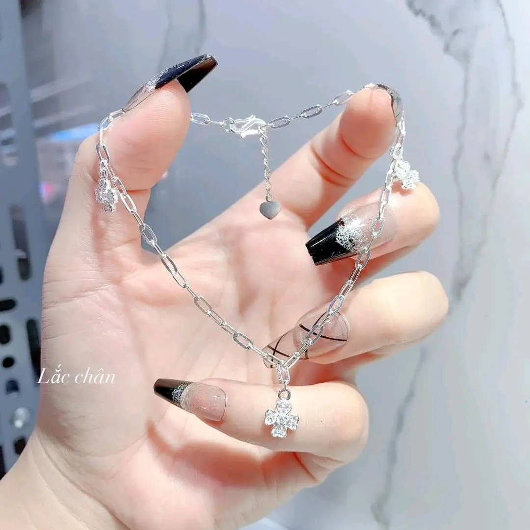 Lắc chân xích treo 4 lá _ Vàng Bạc Trọng Ngoan