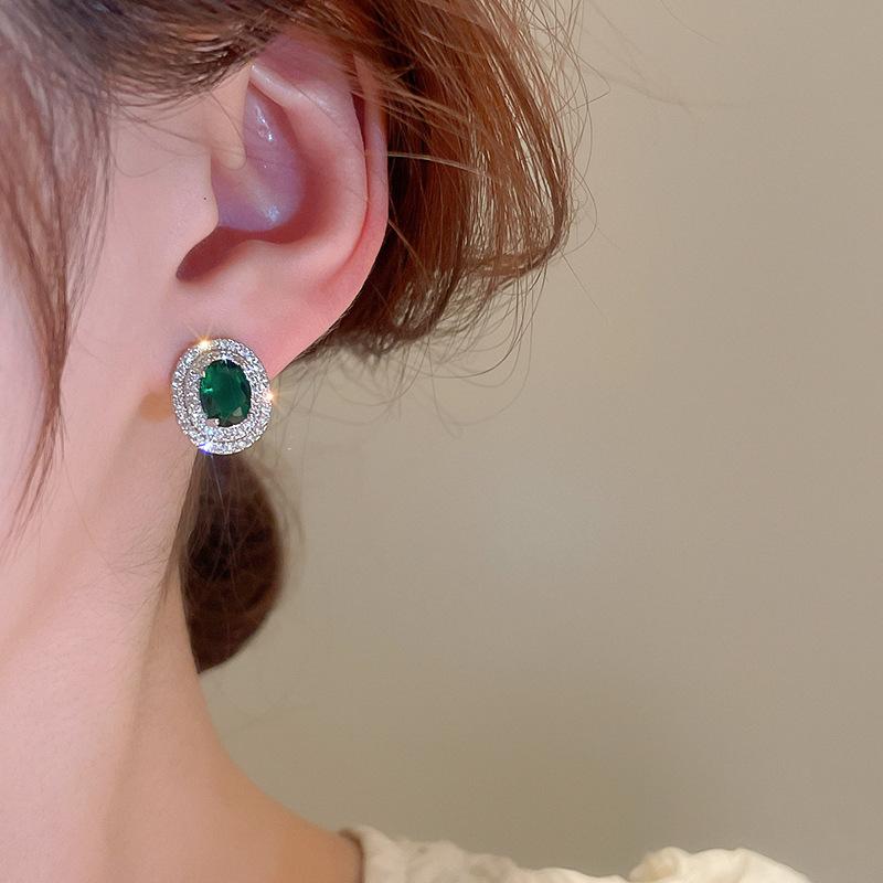 Product Introduction of Silver Needle Green Gemstone High-end Zircon Earrings Hong Kong Style Retro Earrings Fashion Simple Light Luxury High-end Earrings for Women 5