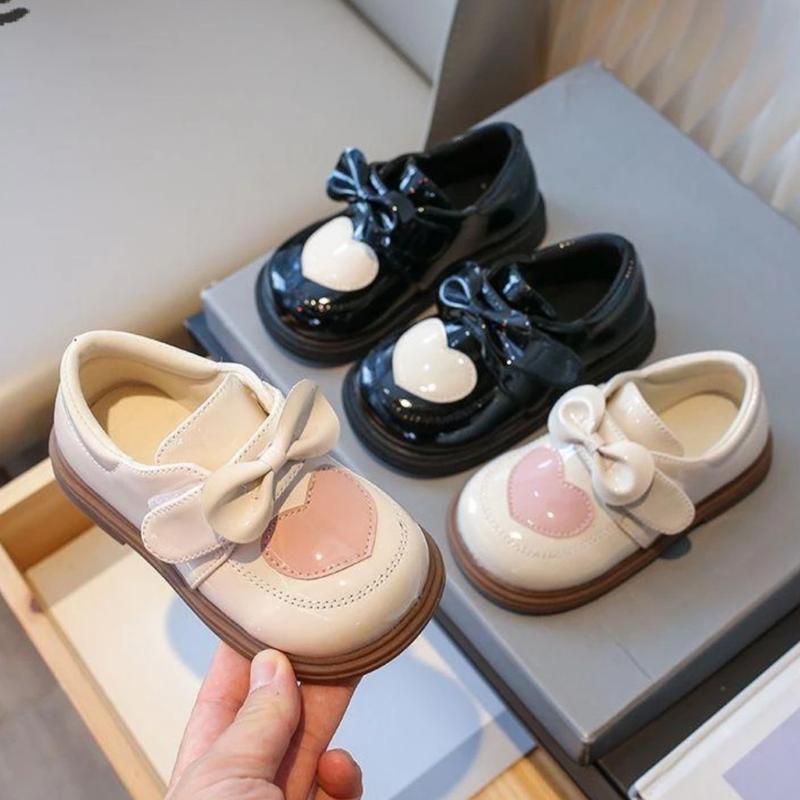 Giày Búp Bê Bé Gái Công Chúa Da Bóng Mềm Hình Trái Tim SIêu Xinh Cho Bé Từ 1 đến 5 tuổi Mã DDY2337