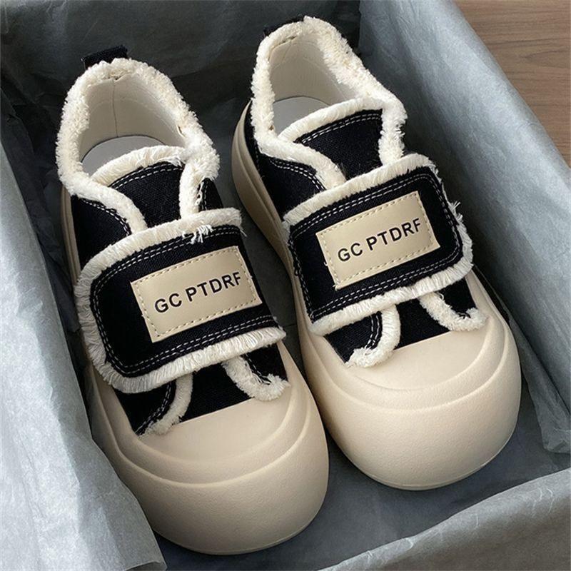 Giày thể thao nữ rách cổ thấp cực hót 2 mầu đen và trắng và hồng Sneaker Sport