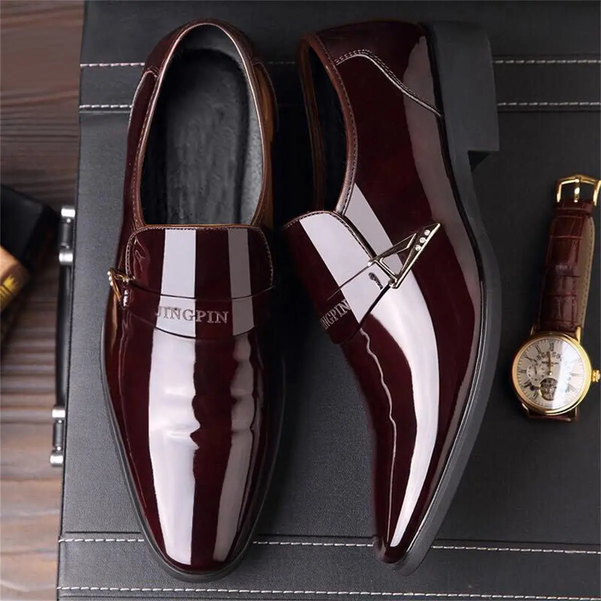Sizes 39-44 New Men's Leather Shoes Fashion Casual Shoes Glossy Lacquer Leather Business Men's Shoes Footwear Boy