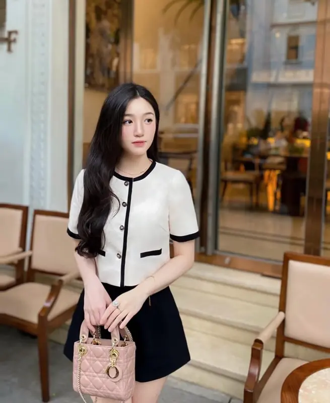 Ladies fashion Áo kiểu cộc tay viền cổ phối tròn nữ . Thời trang công sở , thiết kế trẻ trung Top Sơ Mi Shirt Màu Trắng Women Cổ Tròn 2