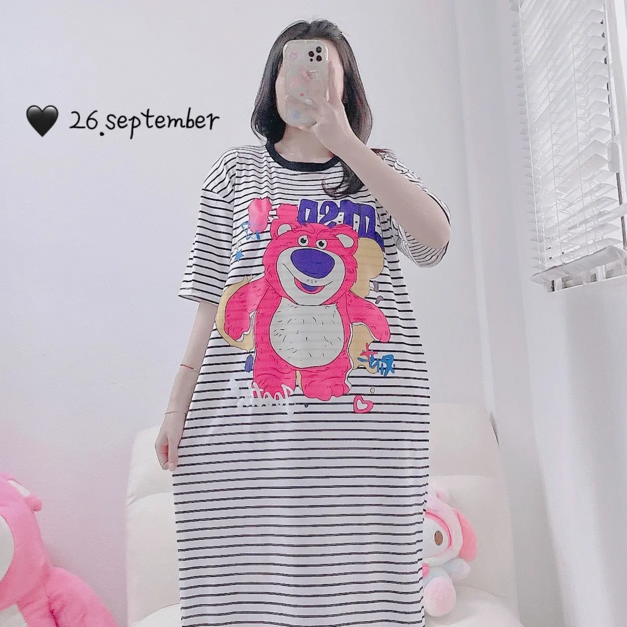 Đầm suông kẻ sọc xẻ tà có túi hoạt hình dễ thương