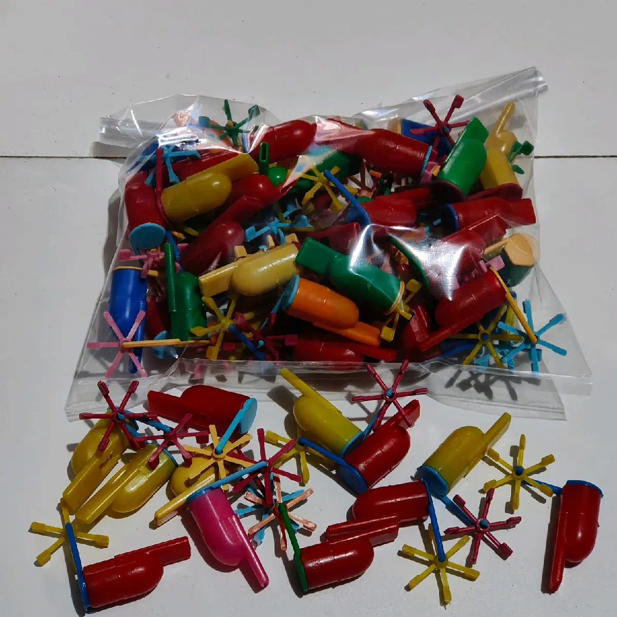 50 pcs mainan priwitan baling kincir