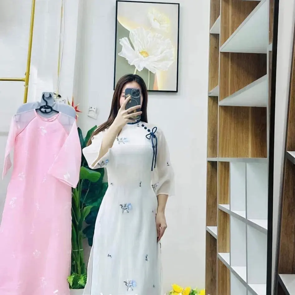 Cách Tân tơ thêu 4 tà có lót lụa