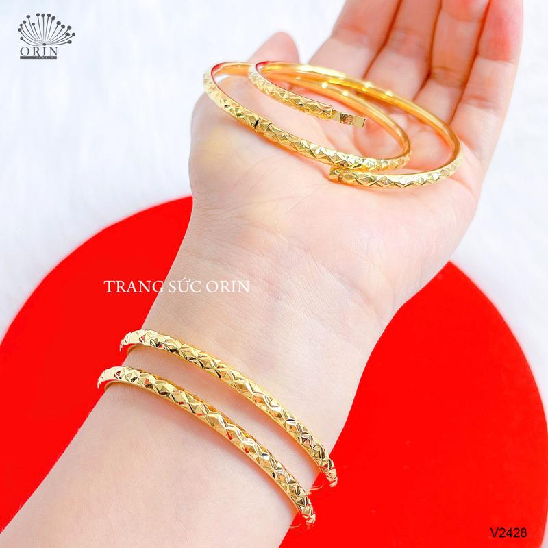 Bộ 2 vòng tay, vòng bọng, khắc họa tiết có khóa thiết kế cao cấp Orin V2428