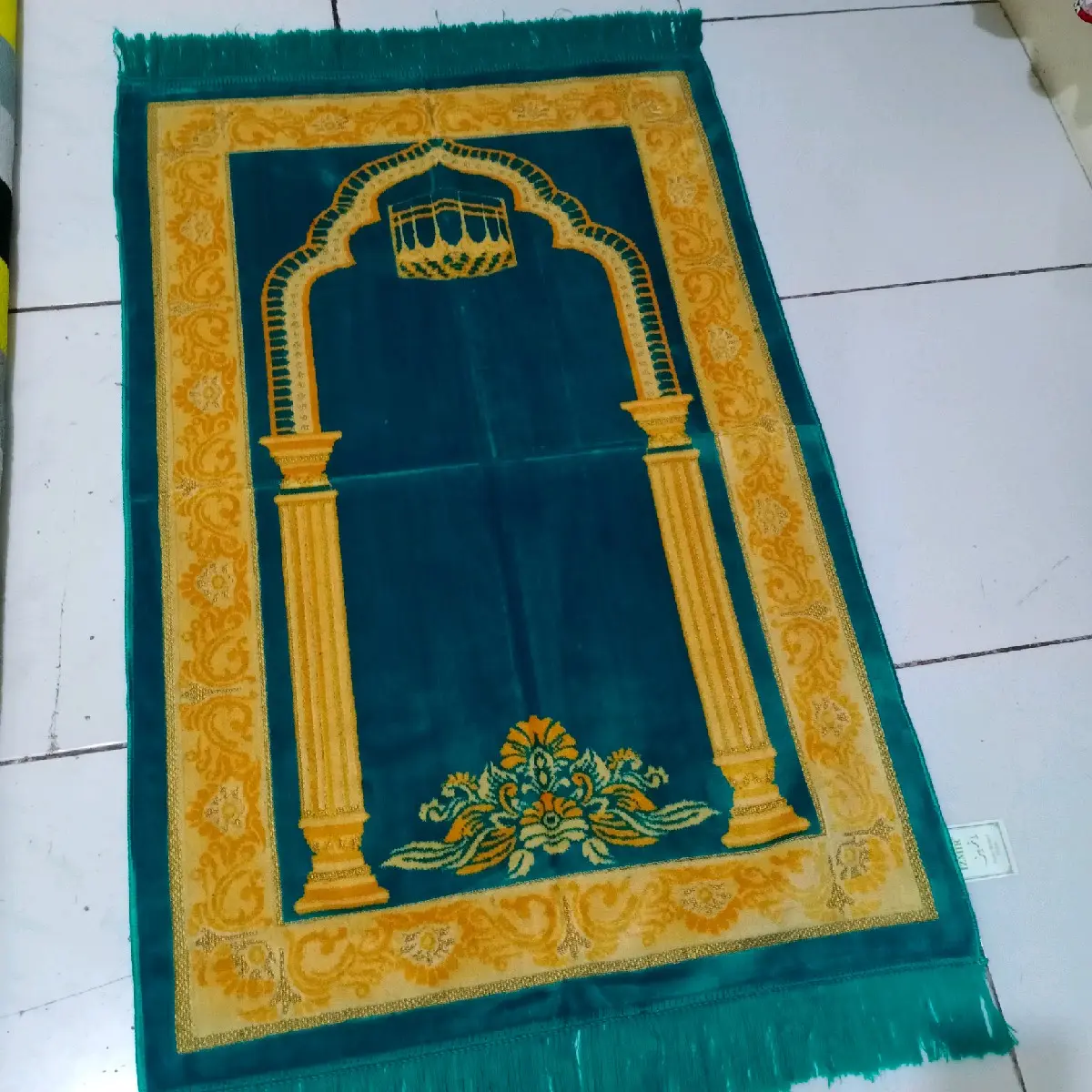 sajadah dewasa,sajadah lembut,sajadah bludru Muslim
