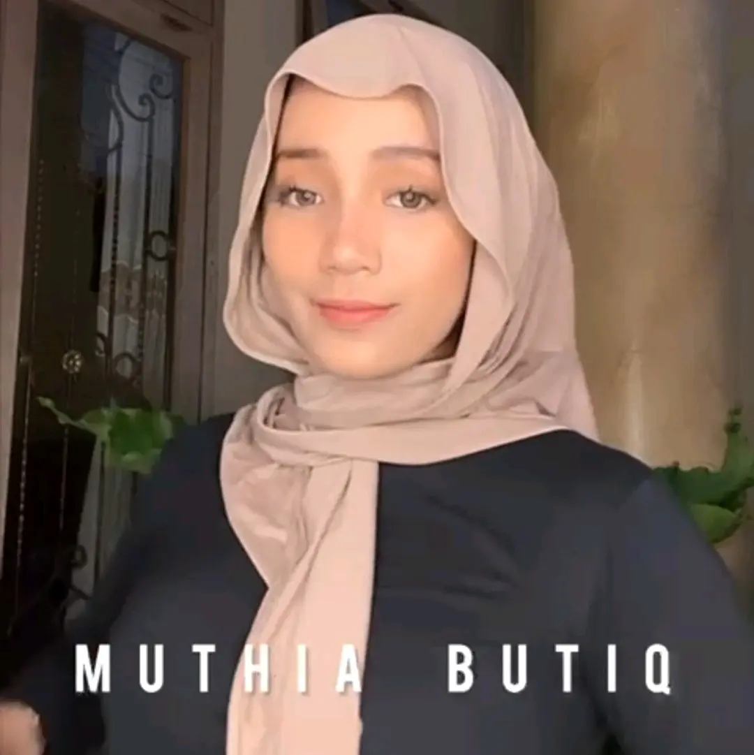 Hijab Segitiga Basic Bahan Kaos Rayon Super Premium.