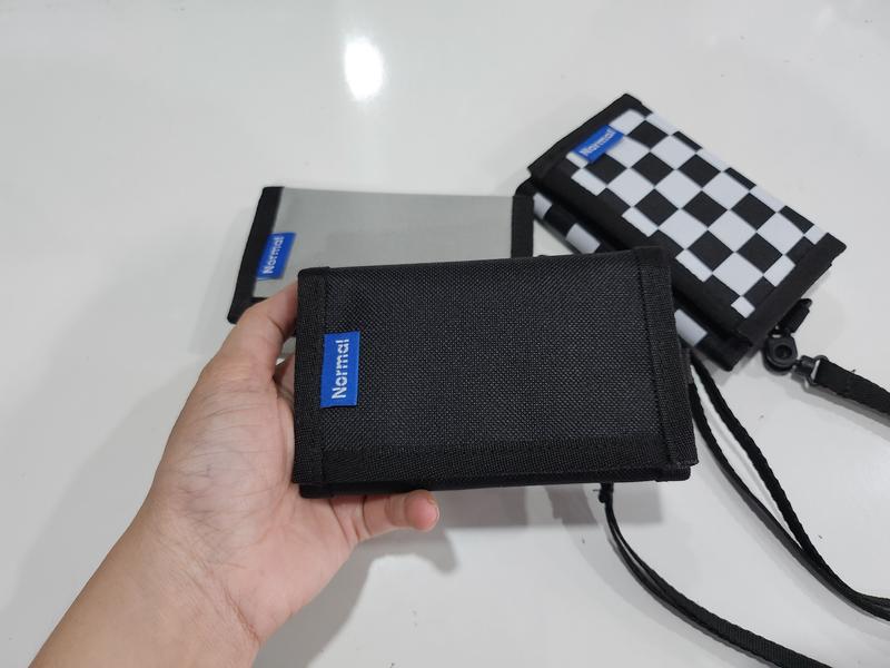 Ví ngắn Basic có dây đeo cổ NORMAL Nam Nữ Wallet Nhiều Ngăn Hình Chữ Nhật Chữ Nhật Hoa