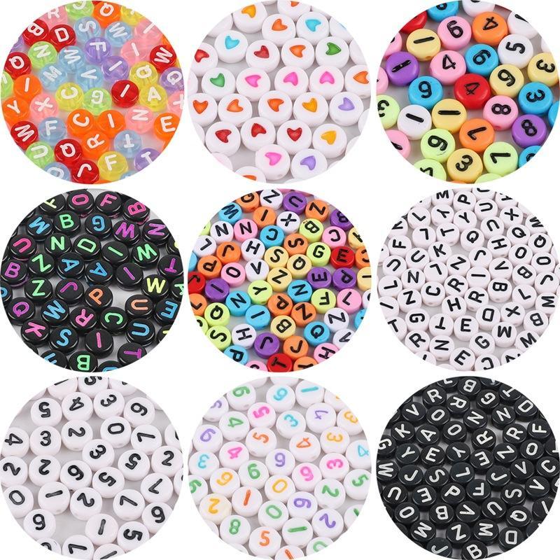 90-100 hạt Hạt tròn dẹt khắc chữ cái tiếng anh và tiếng nga size 7x4mm nhiều màu sắc nguyên liệu làm vòng tay..DIY