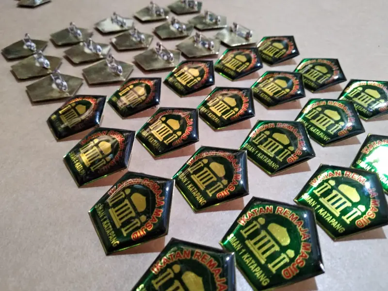 PIN RESIN AKRILIK CUSTOM / PIN BROS / PIN SEKOLAH / PIN KAMPUS / PIN LOGO Clips 2