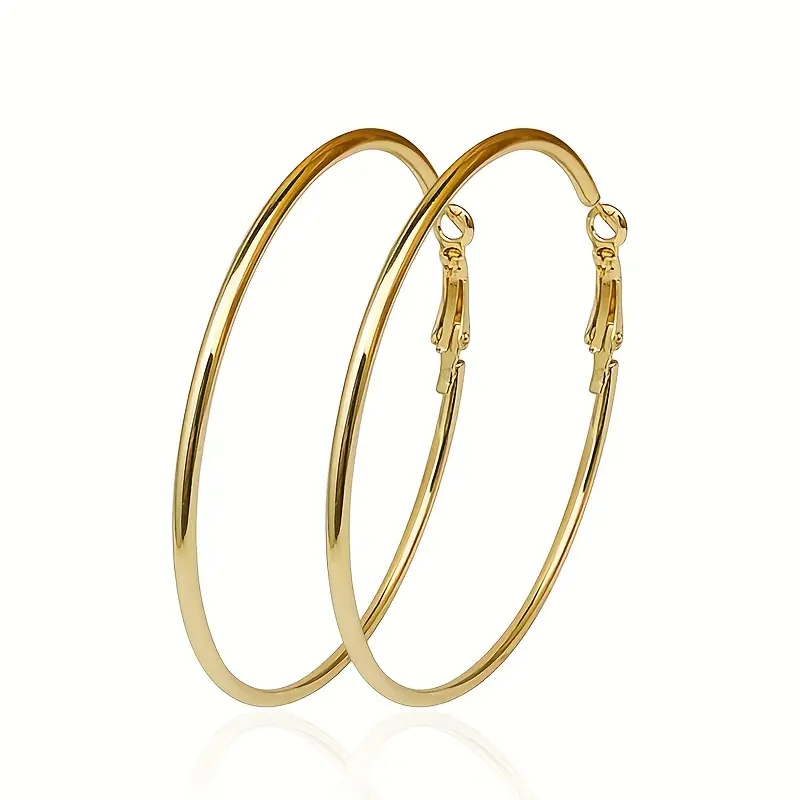 [Golden Fashionable Hoop Earrings] A Pair Of Large Hoop Steel Needle Earrings For Women, Golden In Color, Fashionable And Versatile Ear Hoops Accessories. 1