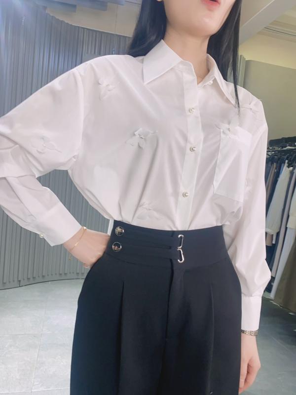 Áo Sơ Mi Nữ CCHAT Dáng Suông Đính Bướm Trang Tri Chất Thô 14SDT9005ST