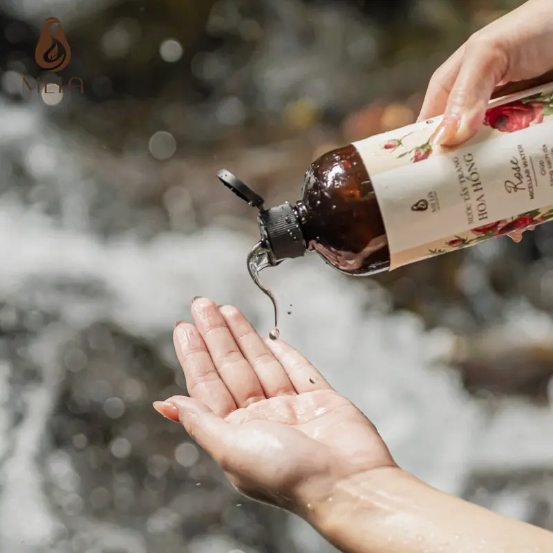 Nước tẩy trang hoa hồng Mela – Skincare giúp làm sạch da, thoáng lỗ chân lông và góp phần ngăn ngừa mụn 500ml ML15 4
