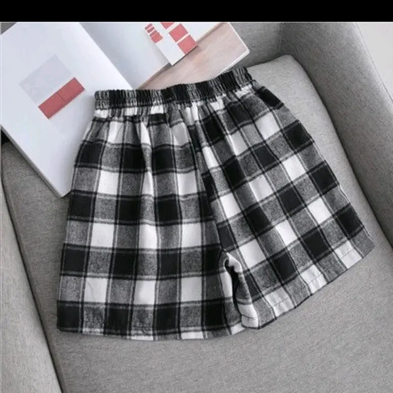 CELANA PENDEK FLANEL 1