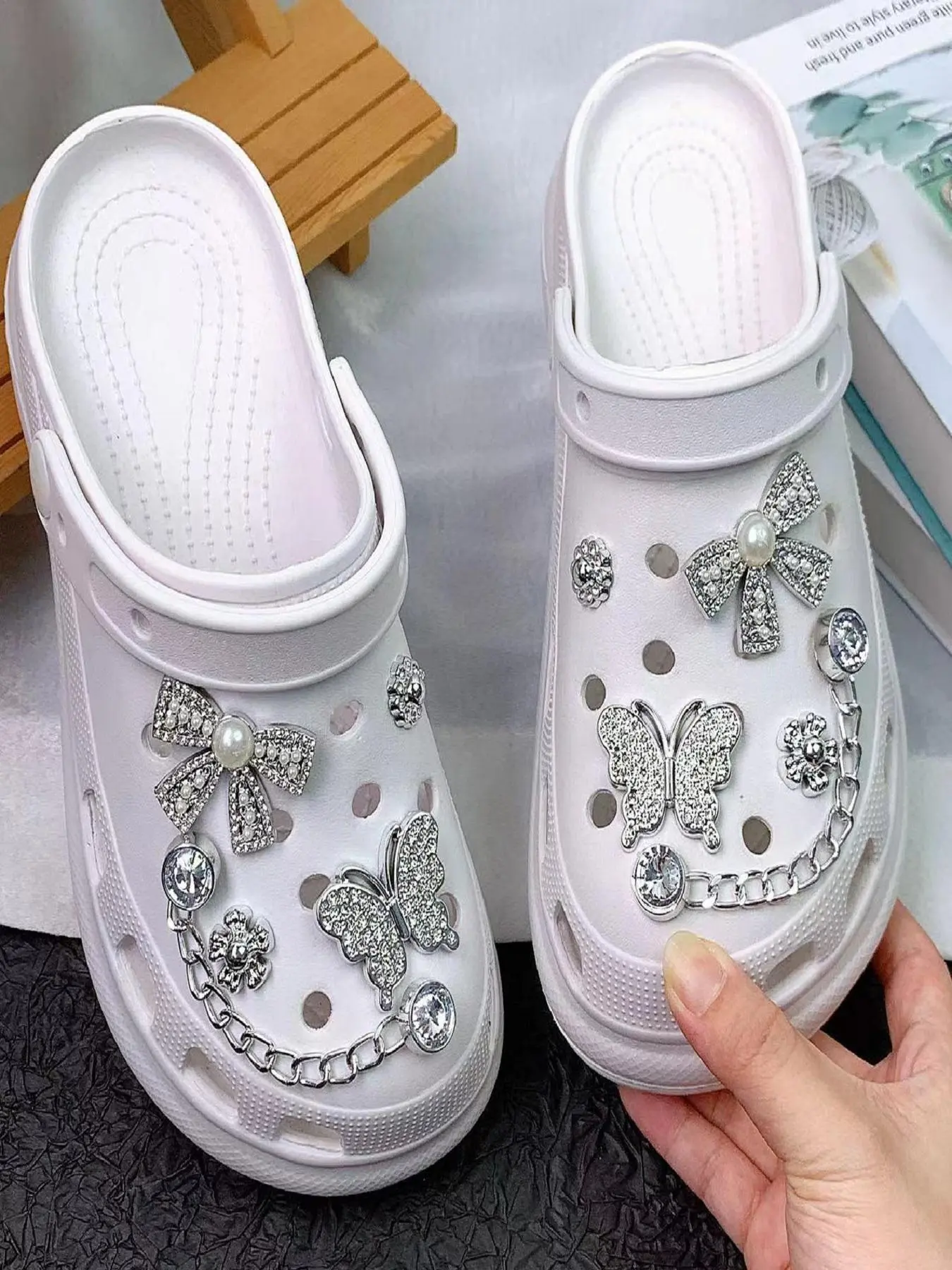 Rhinestone Decorated Butterfly Design Shoe Charms, Cute Shoe Decoration for Women's Crocs, Fashionable Shoes Decoration for Party, Daily Clothing Decor