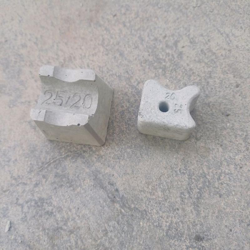 1 bao 216 viên kê bê tông, cục kê bê tông D2(20/250mm), kê thép cột, thép sàn, thép dầm. 3