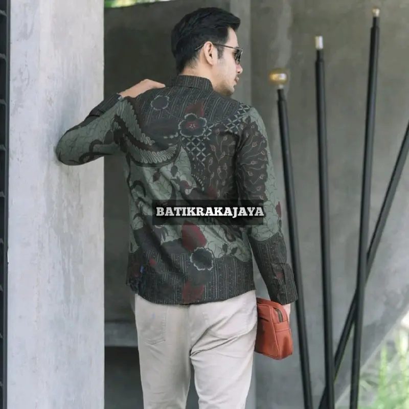 MANDAKA HIJAU SAGE KEMEJA BATIK PRIA LENGAN PANJANG SLIMFIT LAPIS FURING 1