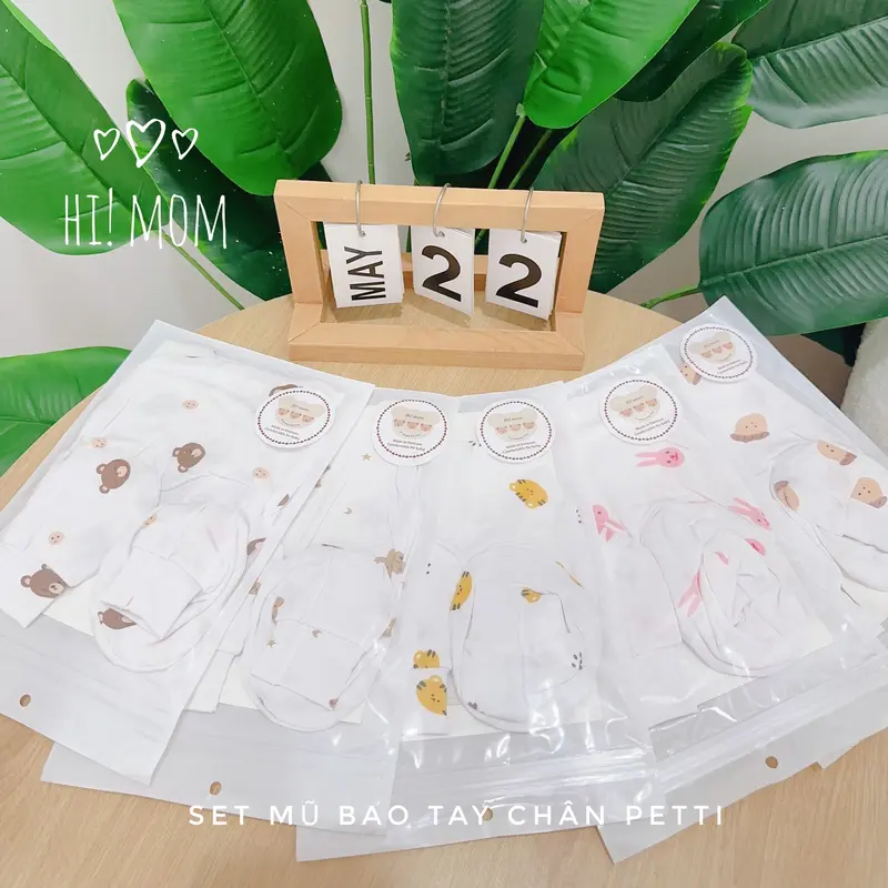 Set Mũ Kèm Bao Tay Chân Hi! Mom Nền Trắng Họa Tiết Chất Vải PETIT Mềm Mát Cho Bé Sơ Sinh (Mới) 3