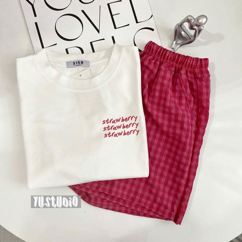 Bộ thun nữ mặc nhà áo cotton khô quần đũi caro mẫu Strawberry