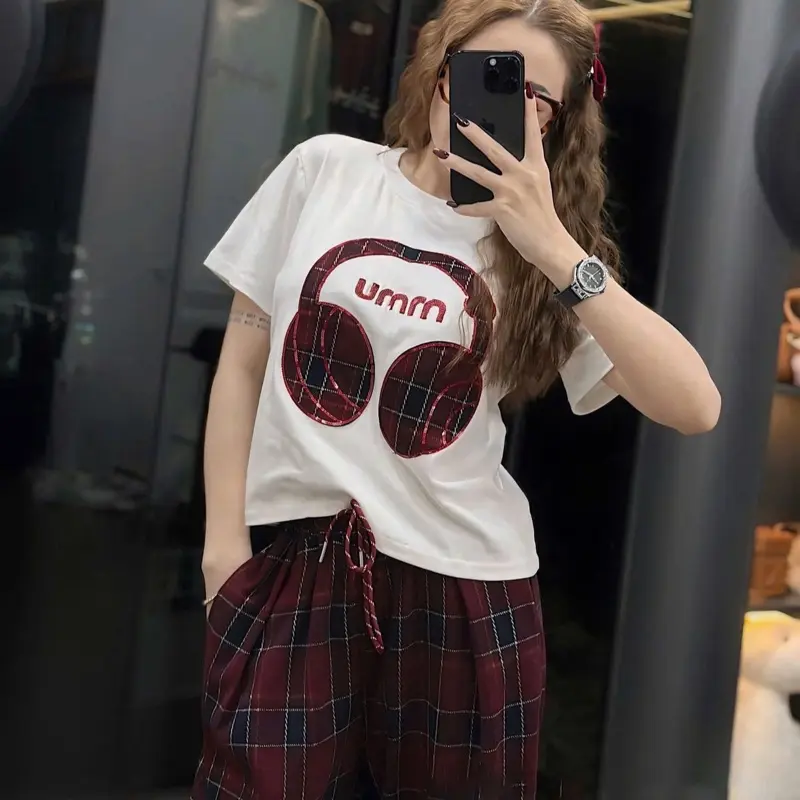 Sét bộ tai nghe thêu nổi phối quần bagy kẻ xếp ly gấu diện cực đẹp trẻ trung năng động top women by KU 1