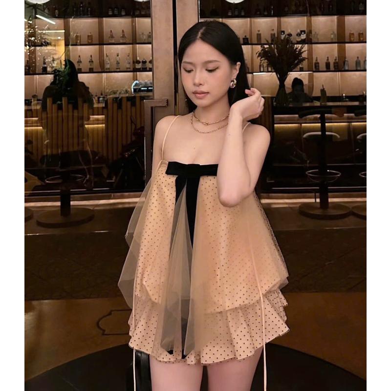 Đầm hai dây phom bí chấm bi phối nơ nhung Chilas dress