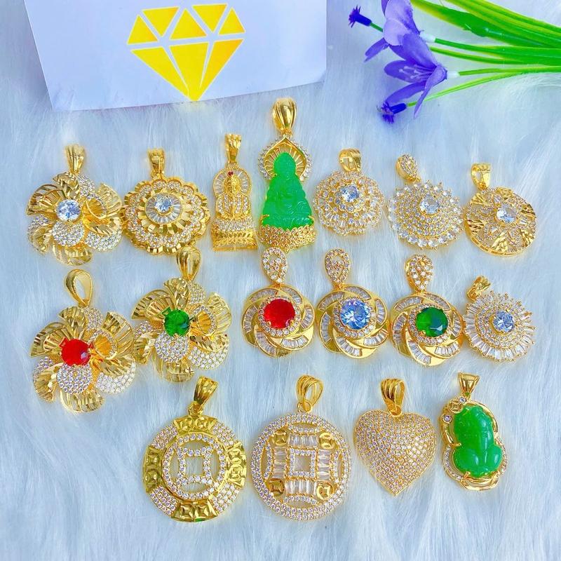 Các mẫu Mặt Dây Chuyền Vòng Cổ Nữ Màu mạ Vàng 18k Nhiều Đá Lấp Lánh ,Cao Cấp chất liệu titan bền bỉ.