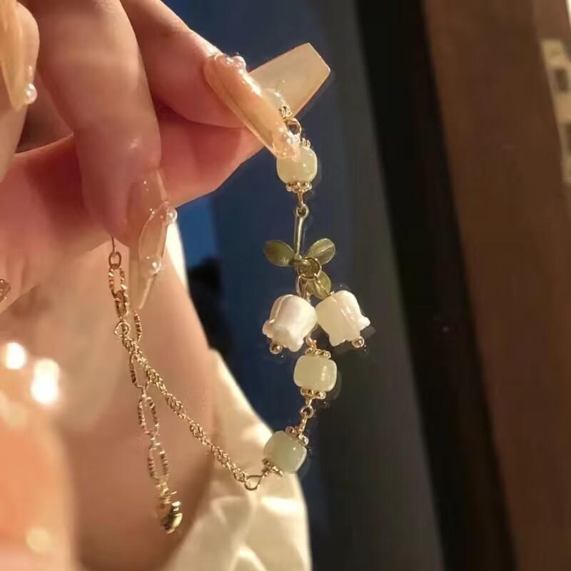 Product Introduction of vòng Tay Hoa Huệ, Hàng Mới Về, Dành Cho nữ, Mặt Dây Chuyền Ngọc Bích Giả, Độc Đáo Và Thanh Lịch, Có Thể Điều Chỉnh, Thích Hợp Làm Quà Tặng Bạn Gái, Cô Gái vòngcổ lv vòng bida vòngđeotay lv lắctay vancleef 0