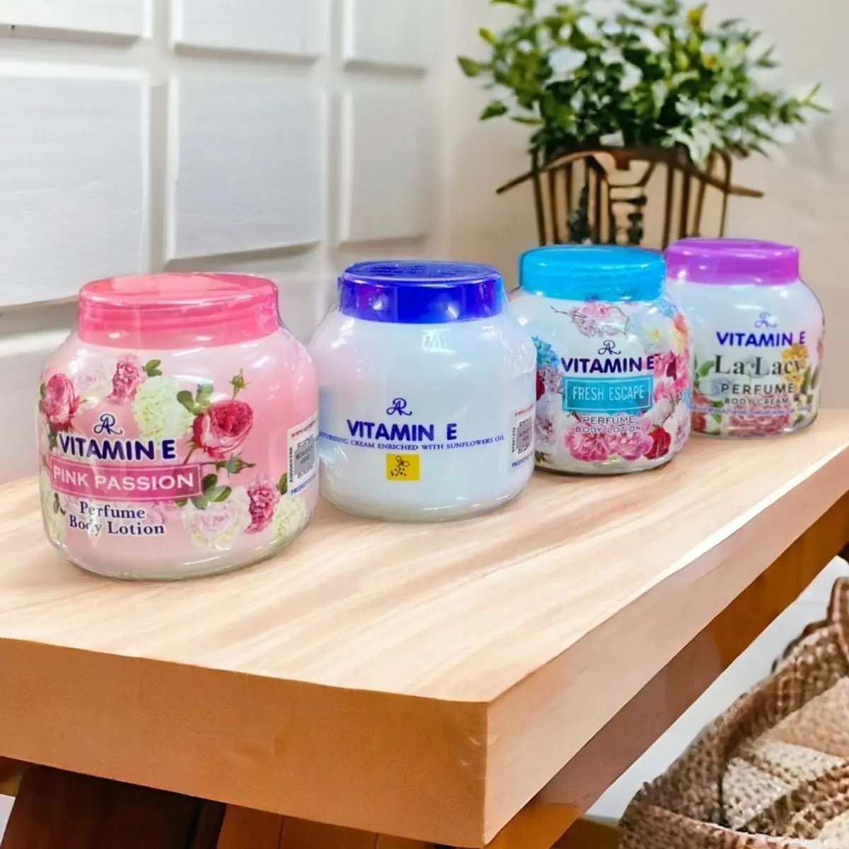 01 Hủ Dưỡng Thể Hương Nước Hoa AR Vitamin E PERFUME Body Lotion Thái Lan 200gram