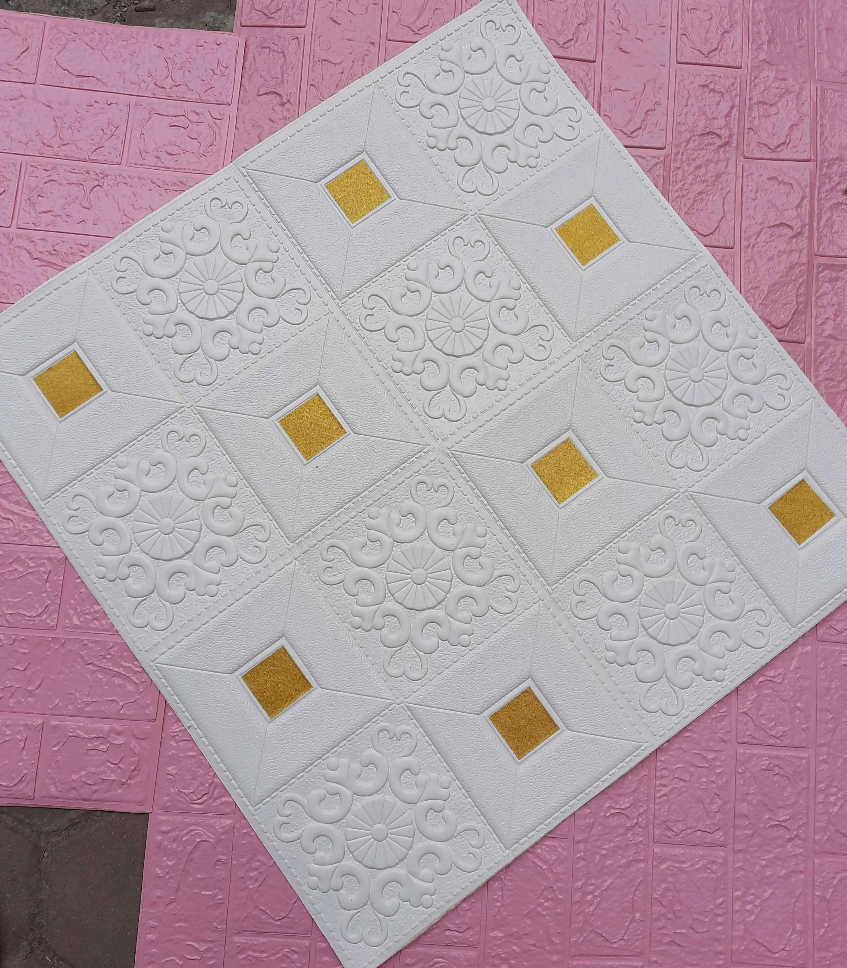 Combo 10 tấm Xốp Dán Tường Hoa Văn + Nhũ Vàng khách tự dán khổ lớn 70x70cm sẵn keo hình  dán