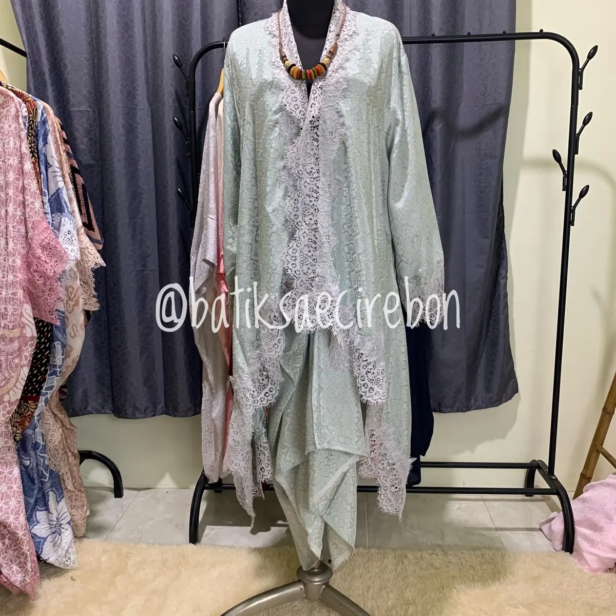 Set outer polos nagita