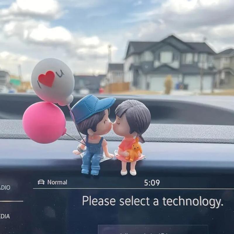 Cartoon Couple Design Car Ornament, 1 Count Cute Car Interior Decoration, Creative Office & Home Desktop Ornament 2