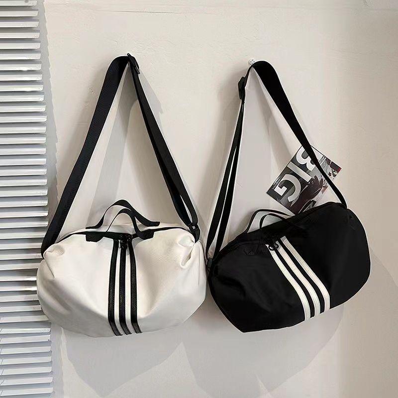 Túi Sức Chứa Lớn Thời Trang Mới 2024 Túi Vải Túi Đeo Vai Thường Ngày Và Dễ Phối Đồ Thích Hợp Cho Du Lịch Đường Ngắn Và Tập Thể Dục túi Messenger Bag gym Nam
