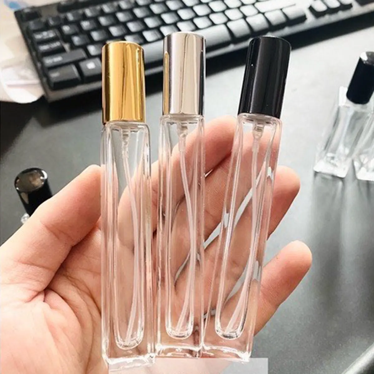(Combo 10 chai) - Vỏ Chai Triết Nước Hoa Thủy Tinh 10ml Nắp Xịt Vuông Cao ( Không có nước hoa )