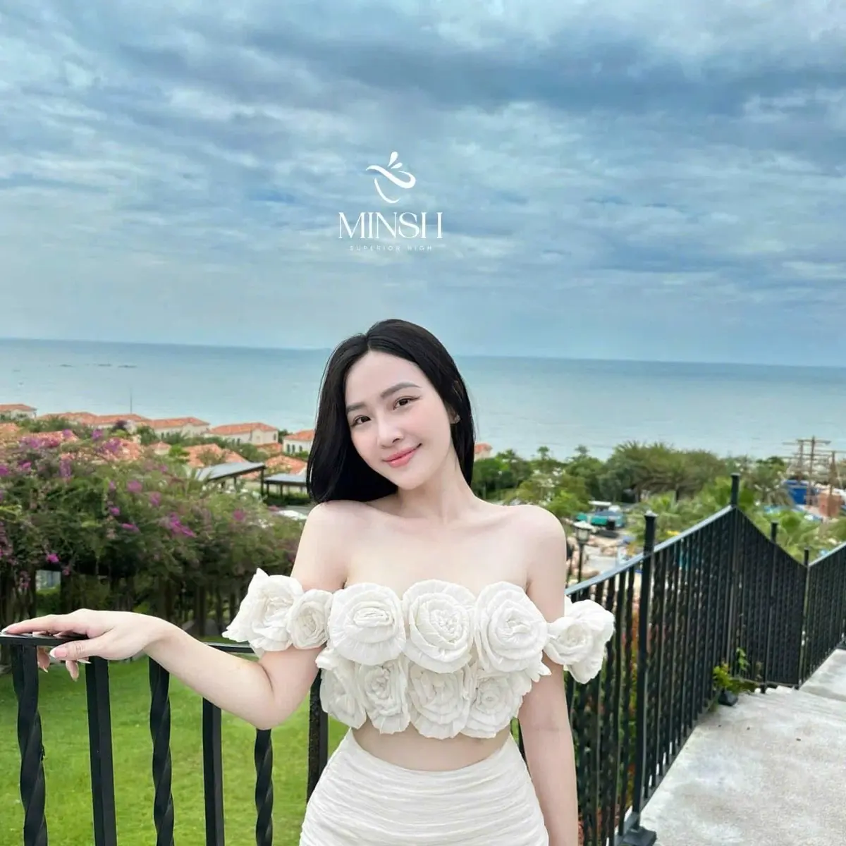 Set áo cup ngực đính nhiều bông kèm chân váy xếp nhiều tầng (Bee) - Nữ - Women