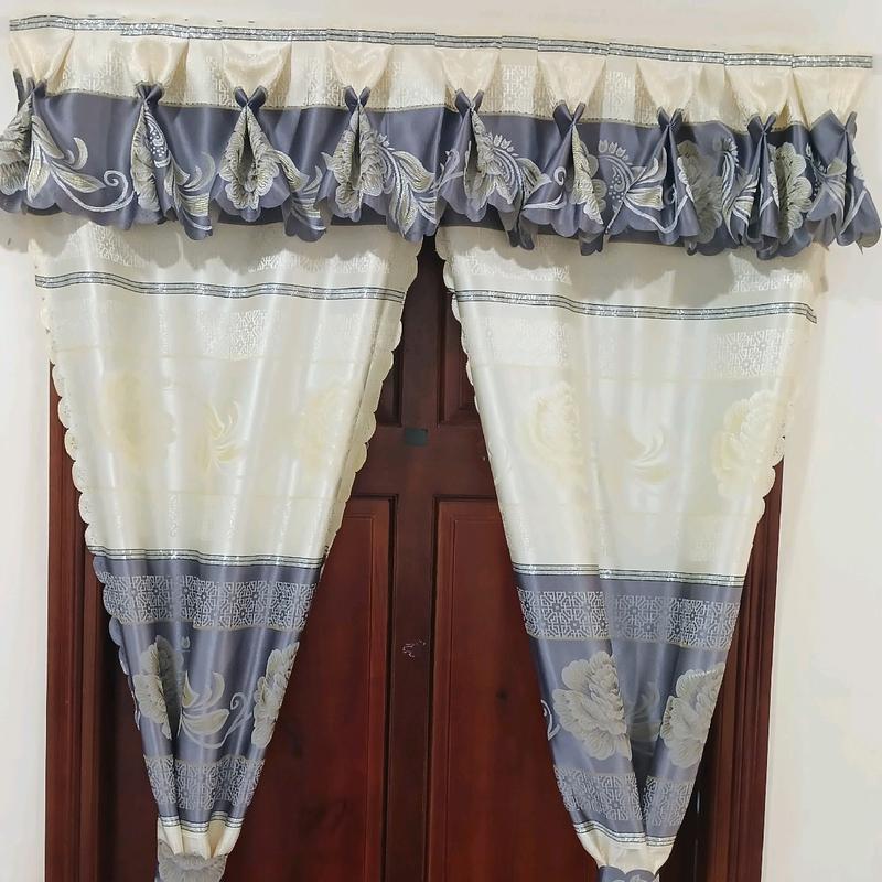 Rèm dán tường bộ 3 chi tiết bèo và 2 chiếc rèm buông xuống, che nắng và trang trí nhà cửa 3