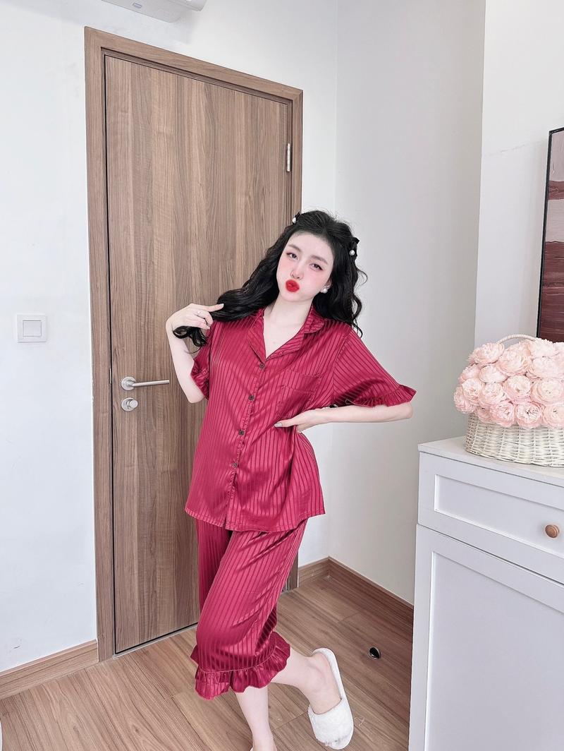 Product Introduction of Đồ Bộ Lụa Xước Bigsize Chất Mát - Tay ngắn quần lửng M2 45
